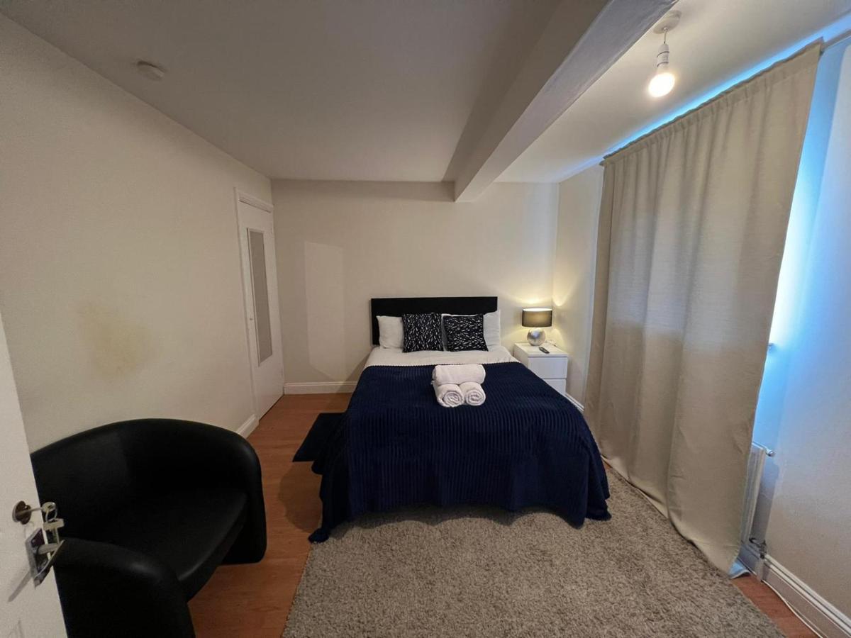 Shared House In Chakeshill Drive Hotel Bristol Eksteriør billede