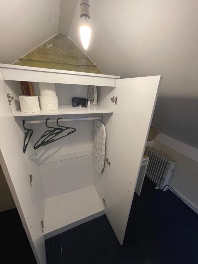 Shared House In Chakeshill Drive Hotel Bristol Eksteriør billede