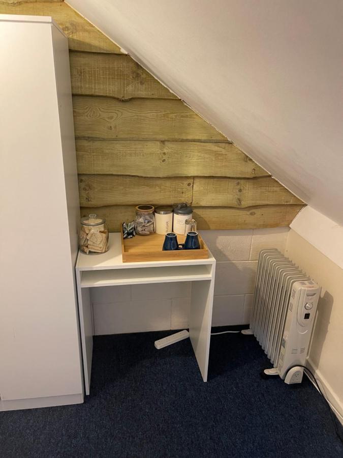 Shared House In Chakeshill Drive Hotel Bristol Eksteriør billede