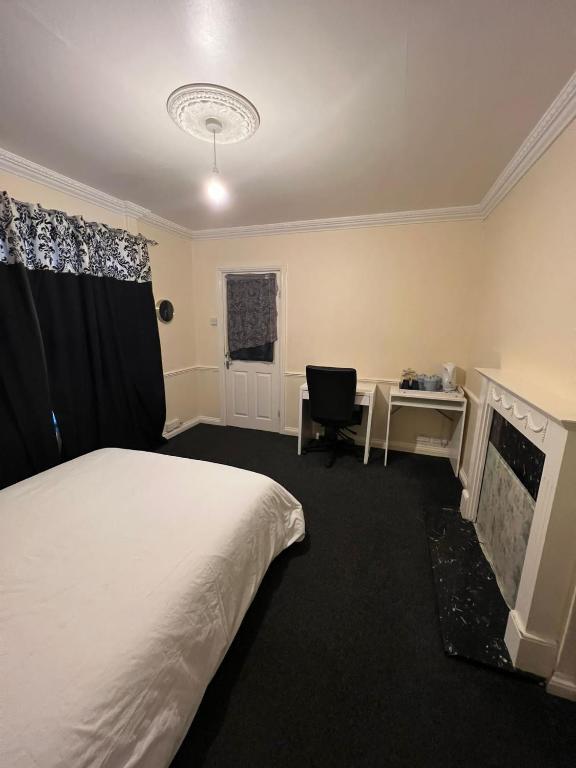 Shared House In Chakeshill Drive Hotel Bristol Eksteriør billede