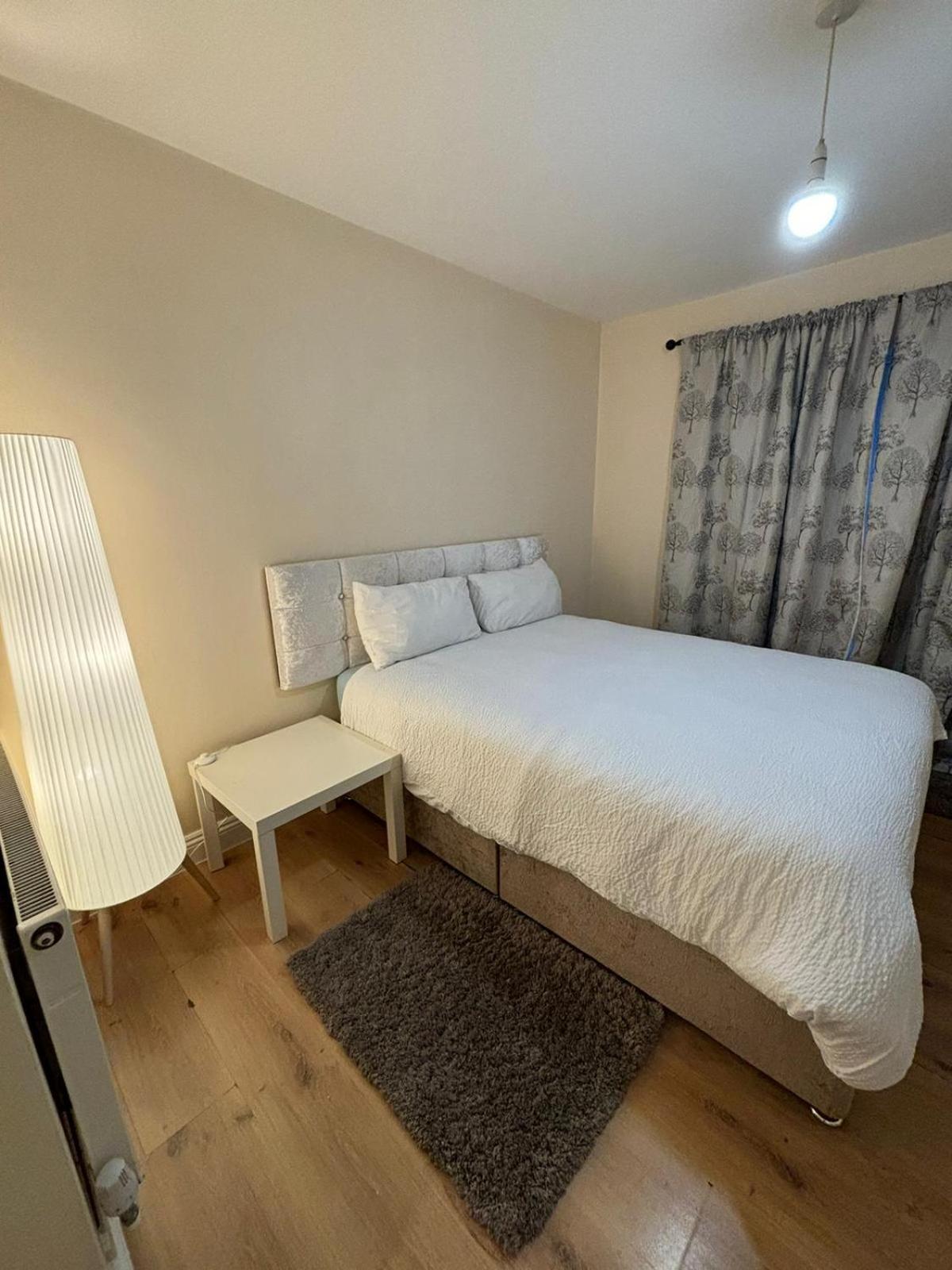Shared House In Chakeshill Drive Hotel Bristol Eksteriør billede
