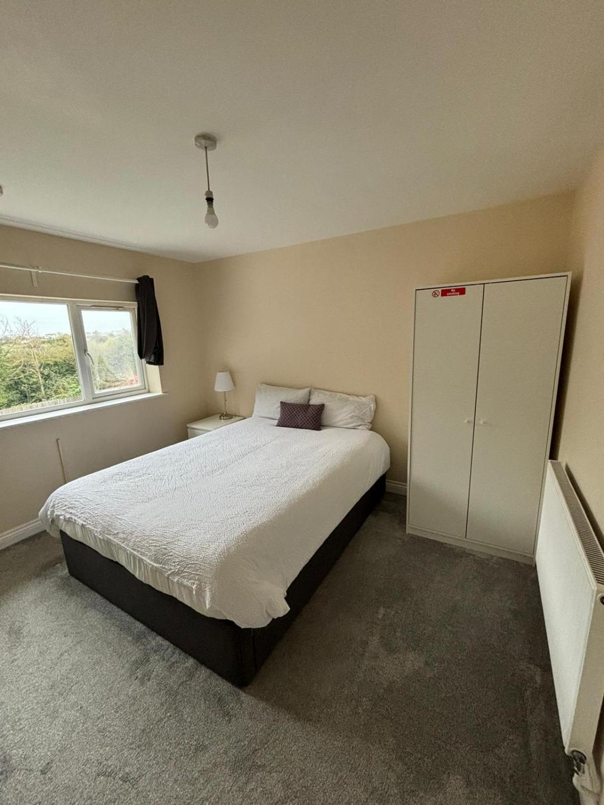 Shared House In Chakeshill Drive Hotel Bristol Eksteriør billede