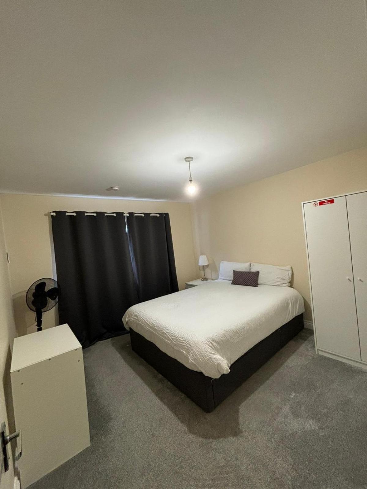 Shared House In Chakeshill Drive Hotel Bristol Eksteriør billede