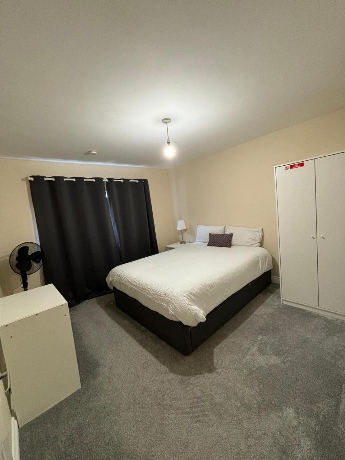 Shared House In Chakeshill Drive Hotel Bristol Eksteriør billede