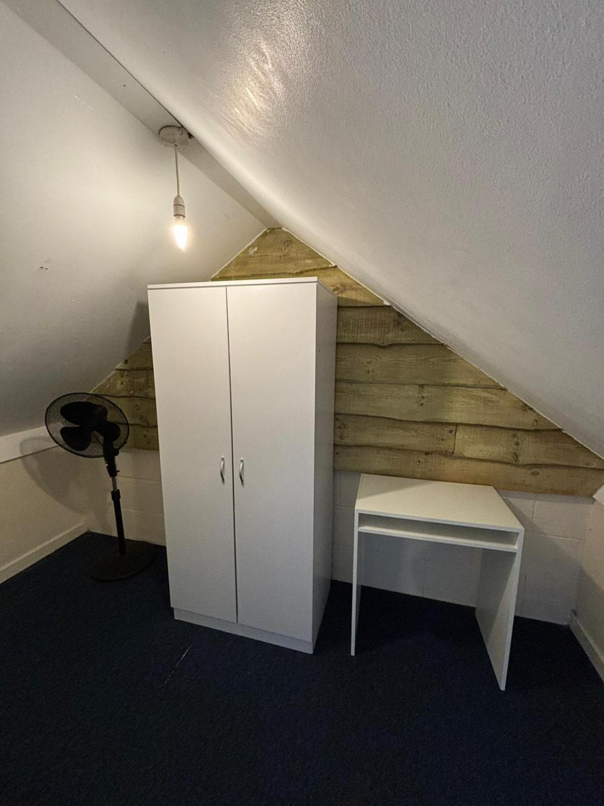 Shared House In Chakeshill Drive Hotel Bristol Eksteriør billede
